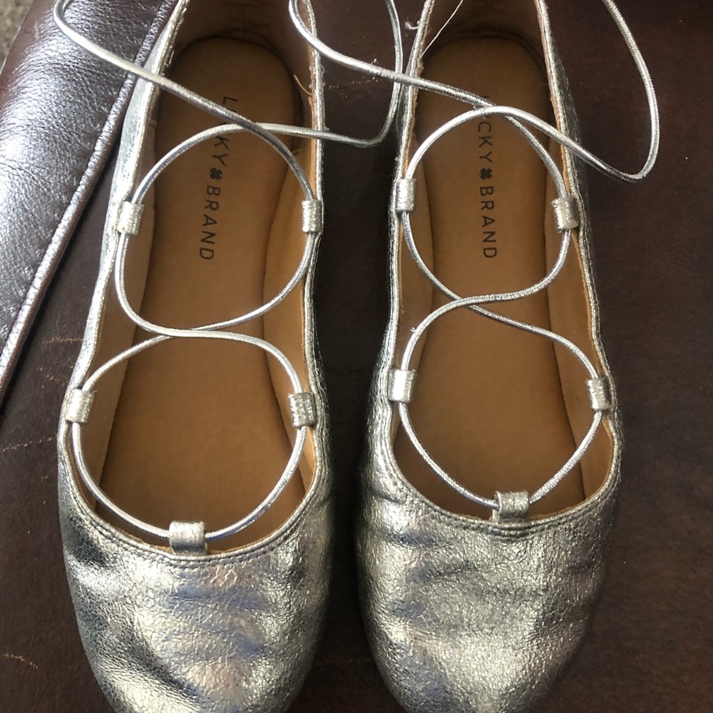 Silver ballet flats Lucky Brand size 1
